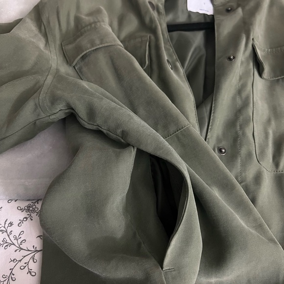 Old Navy Women’s Jacket - Picture 3 of 6